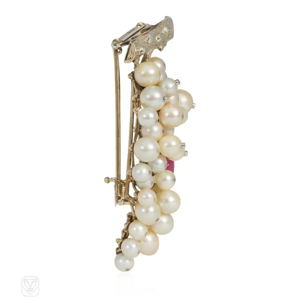 Sure, heres an optimized title for the product:
Stunning 1930s J.E. Caldwell Ruby, Diamond, and Pearl Grape Cluster Brooch