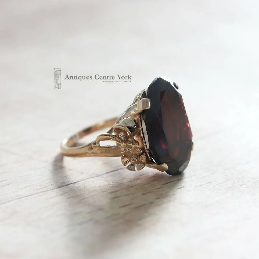 1970's 9ct Garnet Single Stone Ring