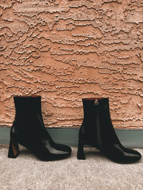 24537 Jamia Black Leather  Boot