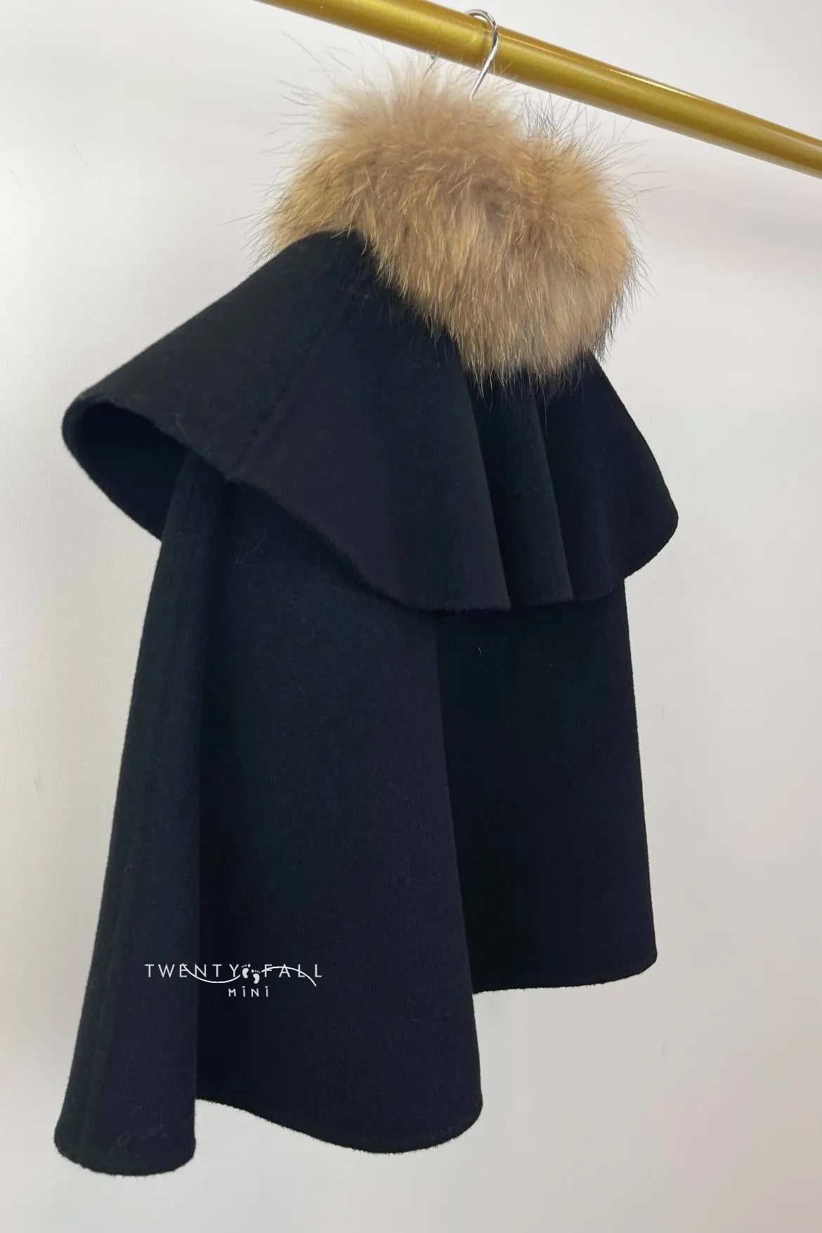 Ava Cape