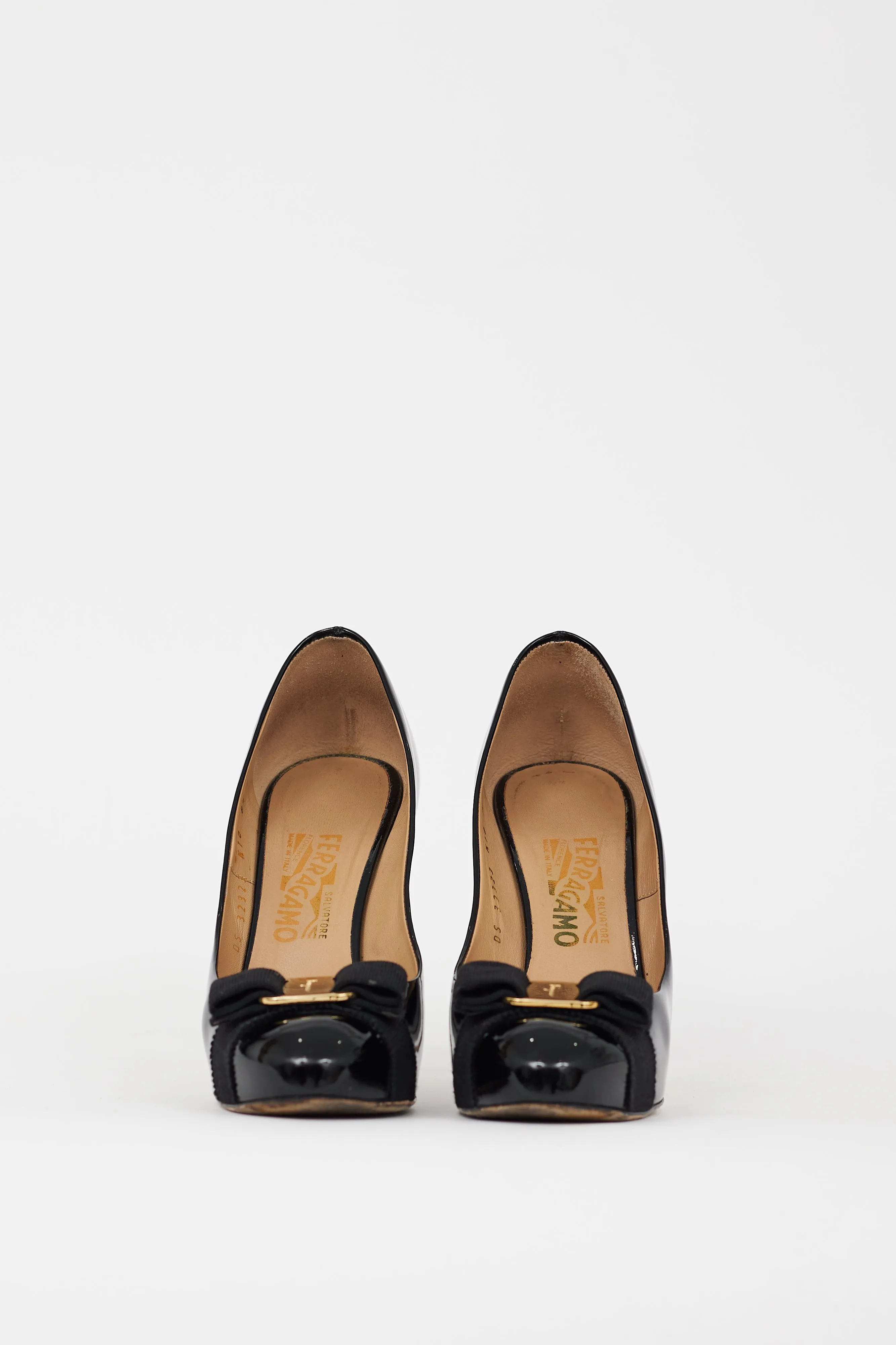 Black & Gold Patent Leather Vara Bow Heel