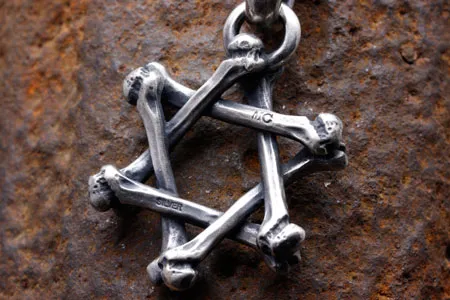 Dead star - six Pendant