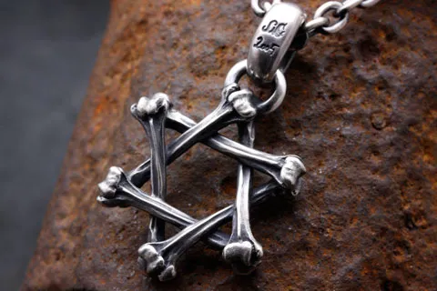 Dead star - six Pendant
