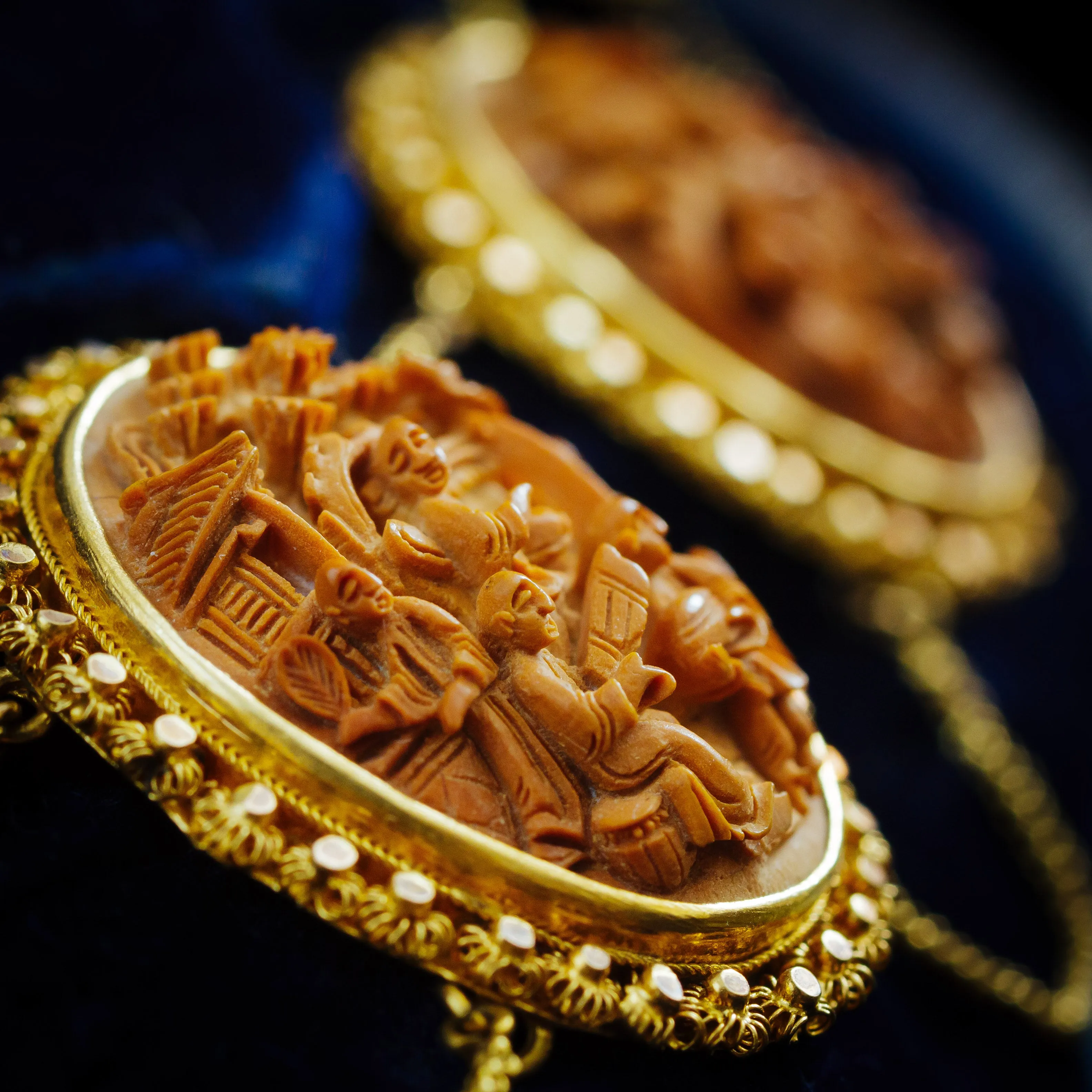 Glorious Antique Georgian Hand Carved Imperial Chinese Hediao Necklace