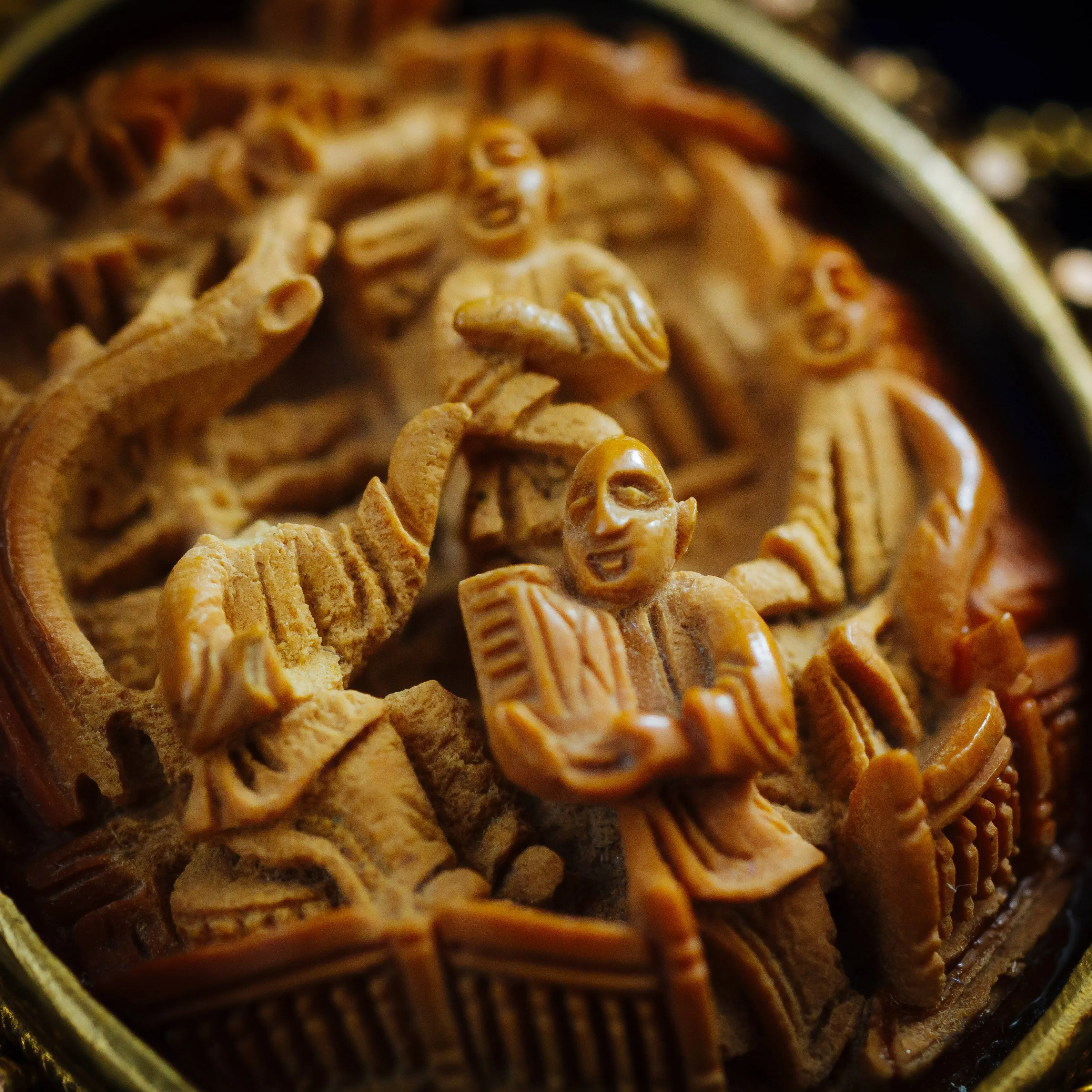 Glorious Antique Georgian Hand Carved Imperial Chinese Hediao Necklace
