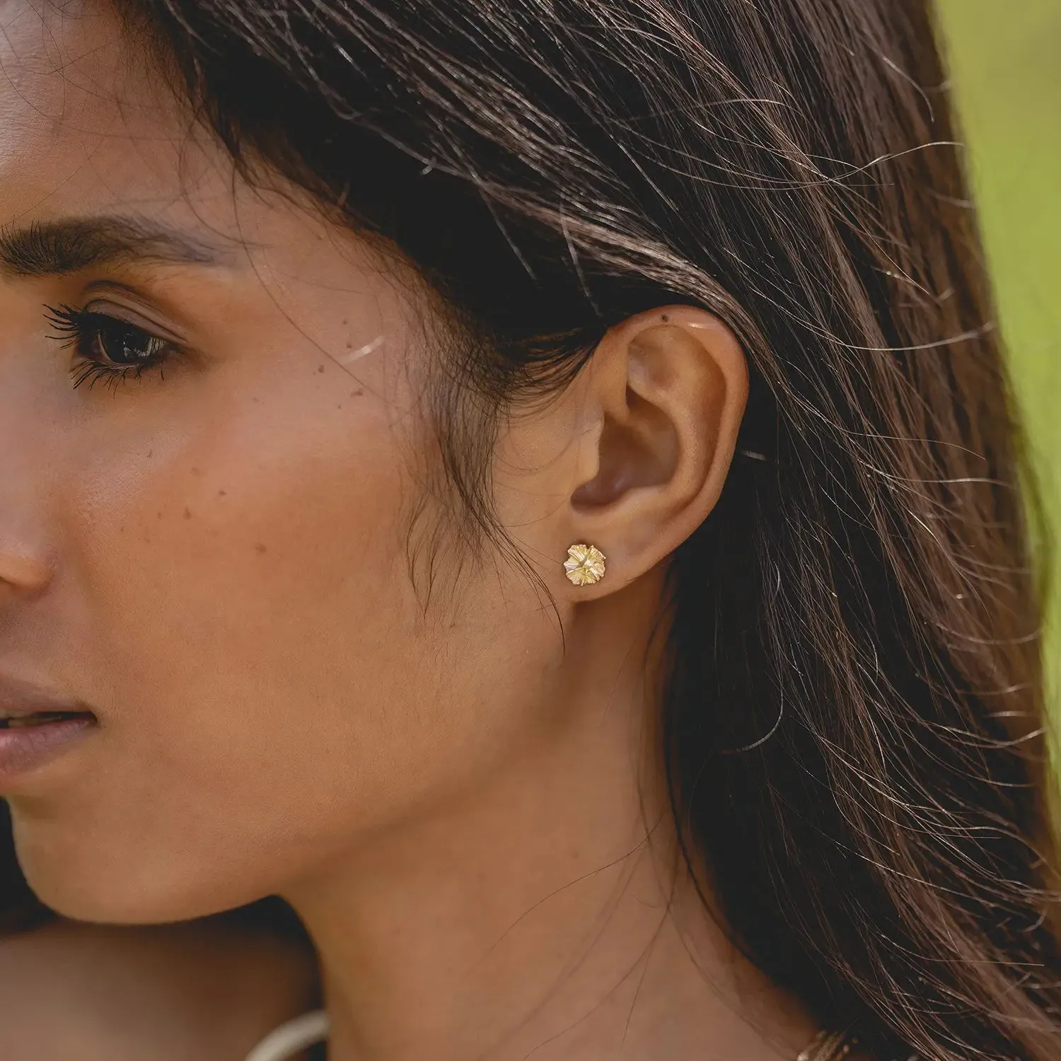 Little wildflower earring - 14k yellow gold