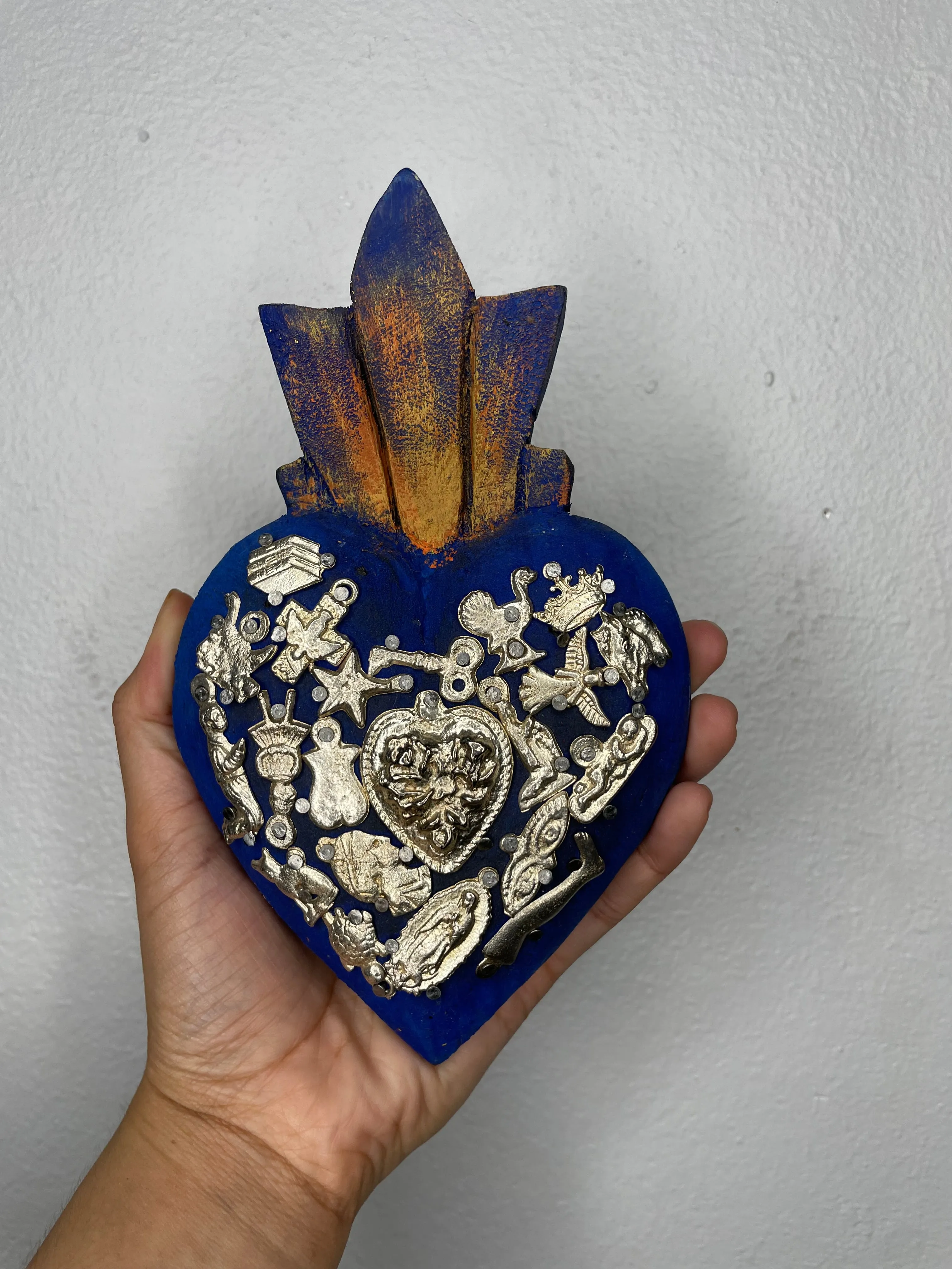 Milagritos heart wall decor