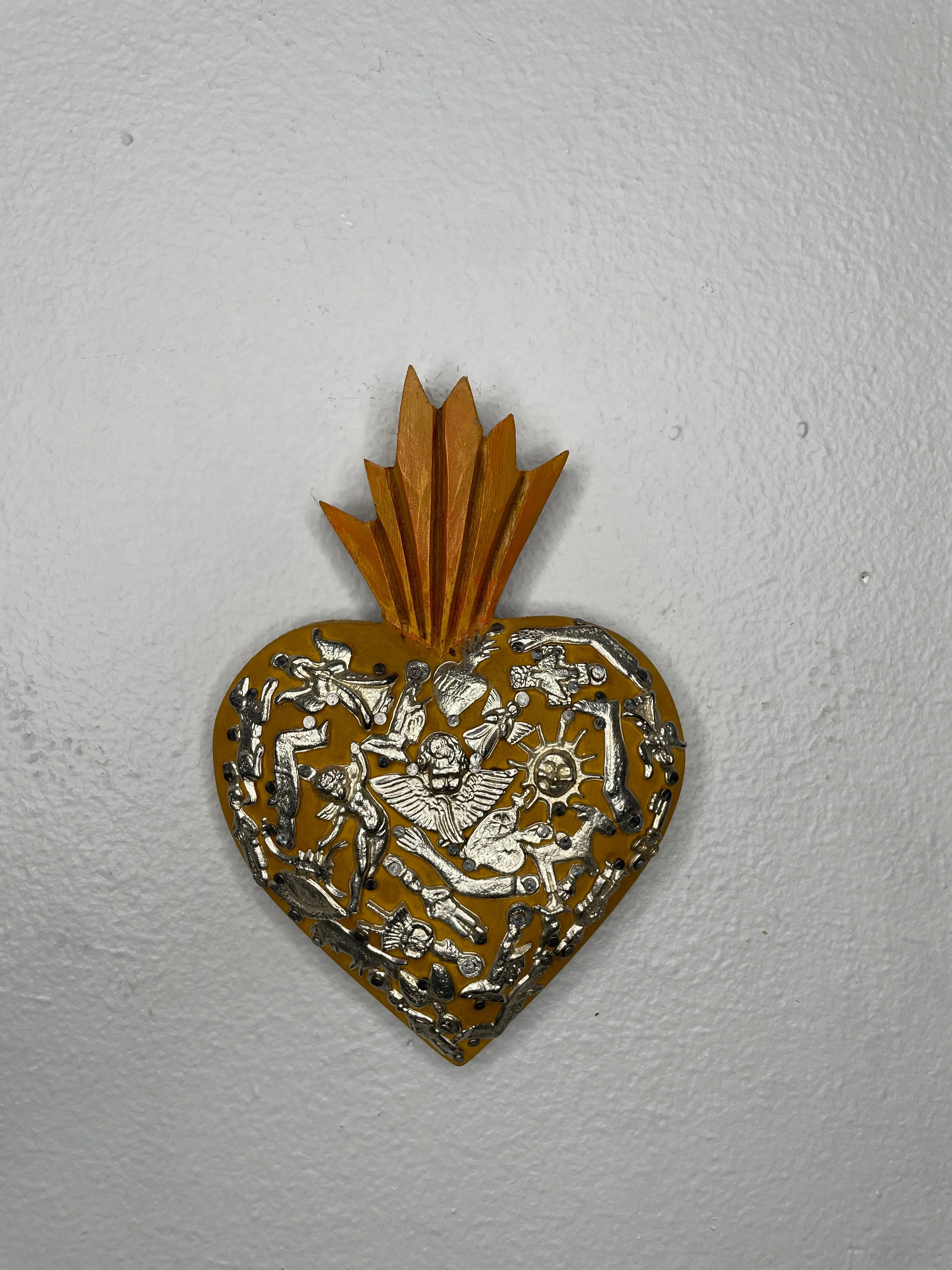 Milagritos heart wall decor