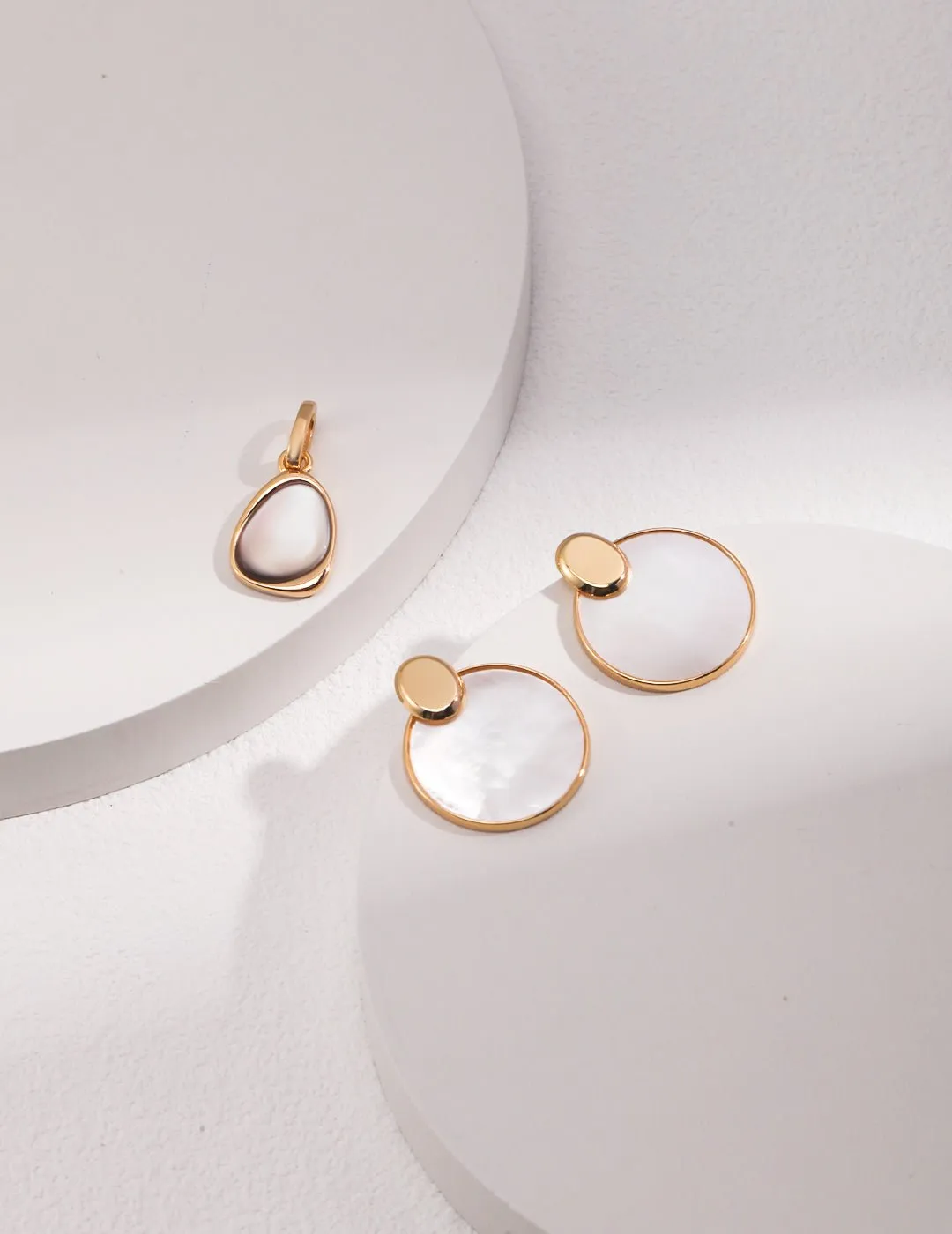 Natural Mother of Pearl Coin-Shaped Vintage Earrings
