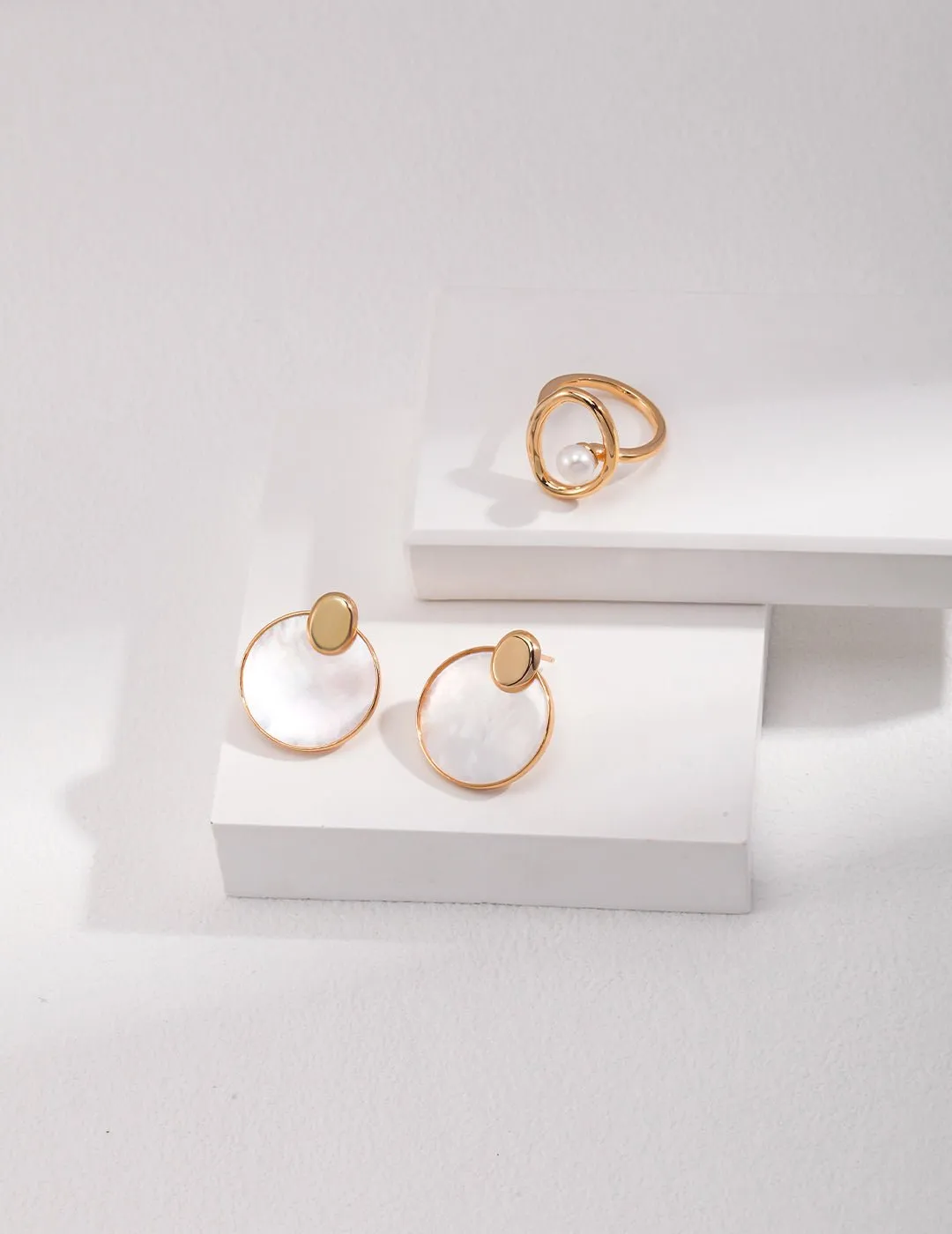 Natural Mother of Pearl Coin-Shaped Vintage Earrings