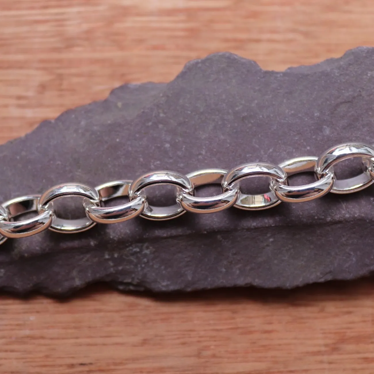 Oval Belcher Bracelet