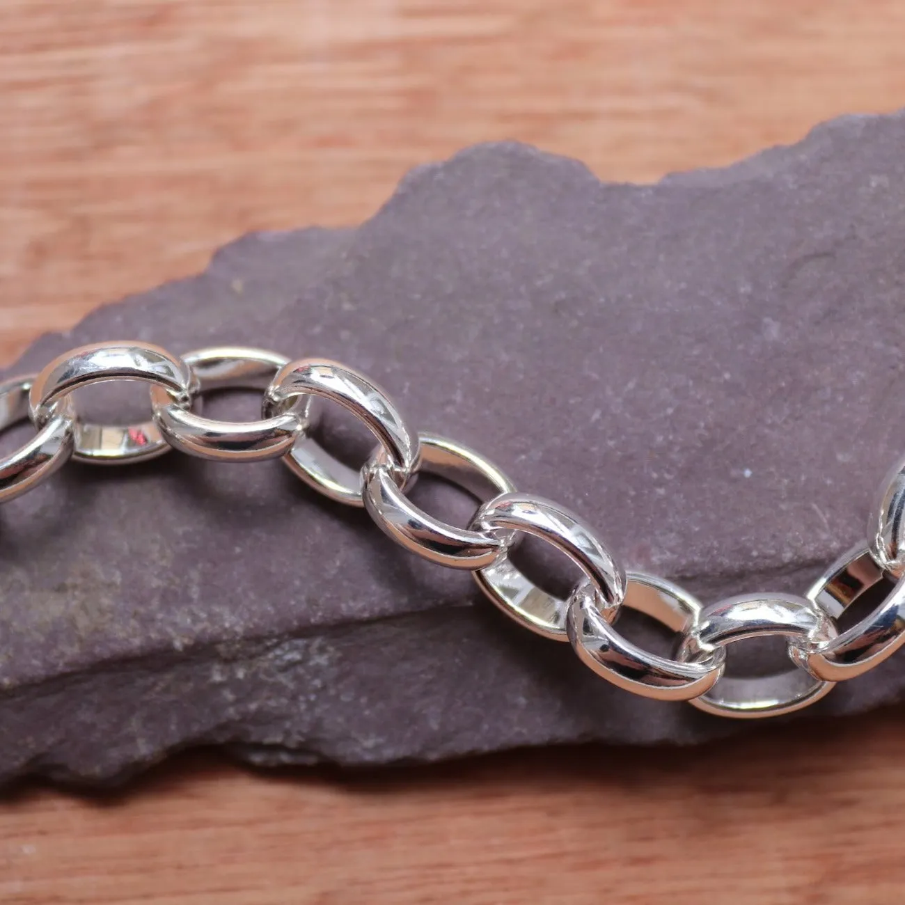 Oval Belcher Bracelet
