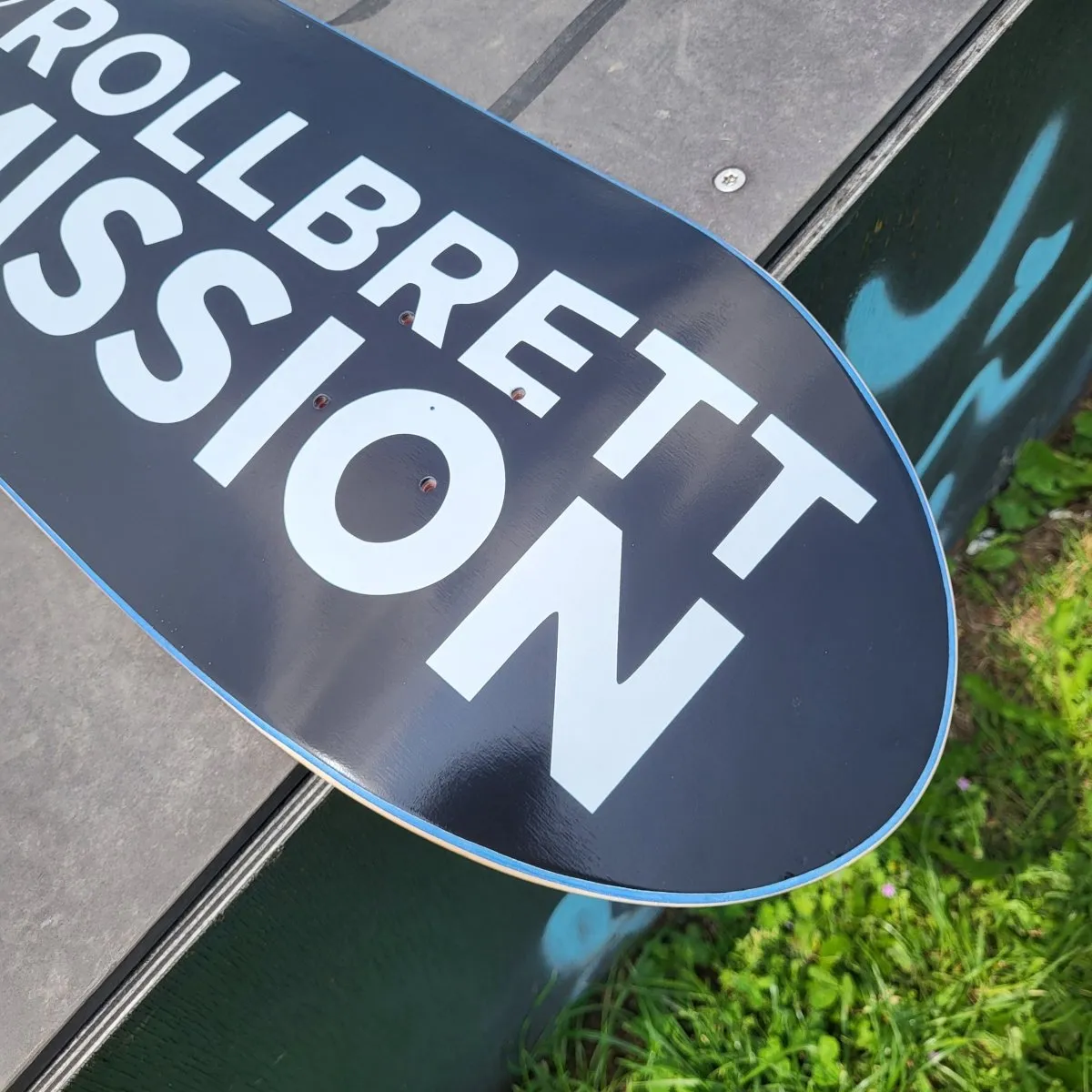 Rollbrett Mission Black Pool Cruiser Deck 9.0"