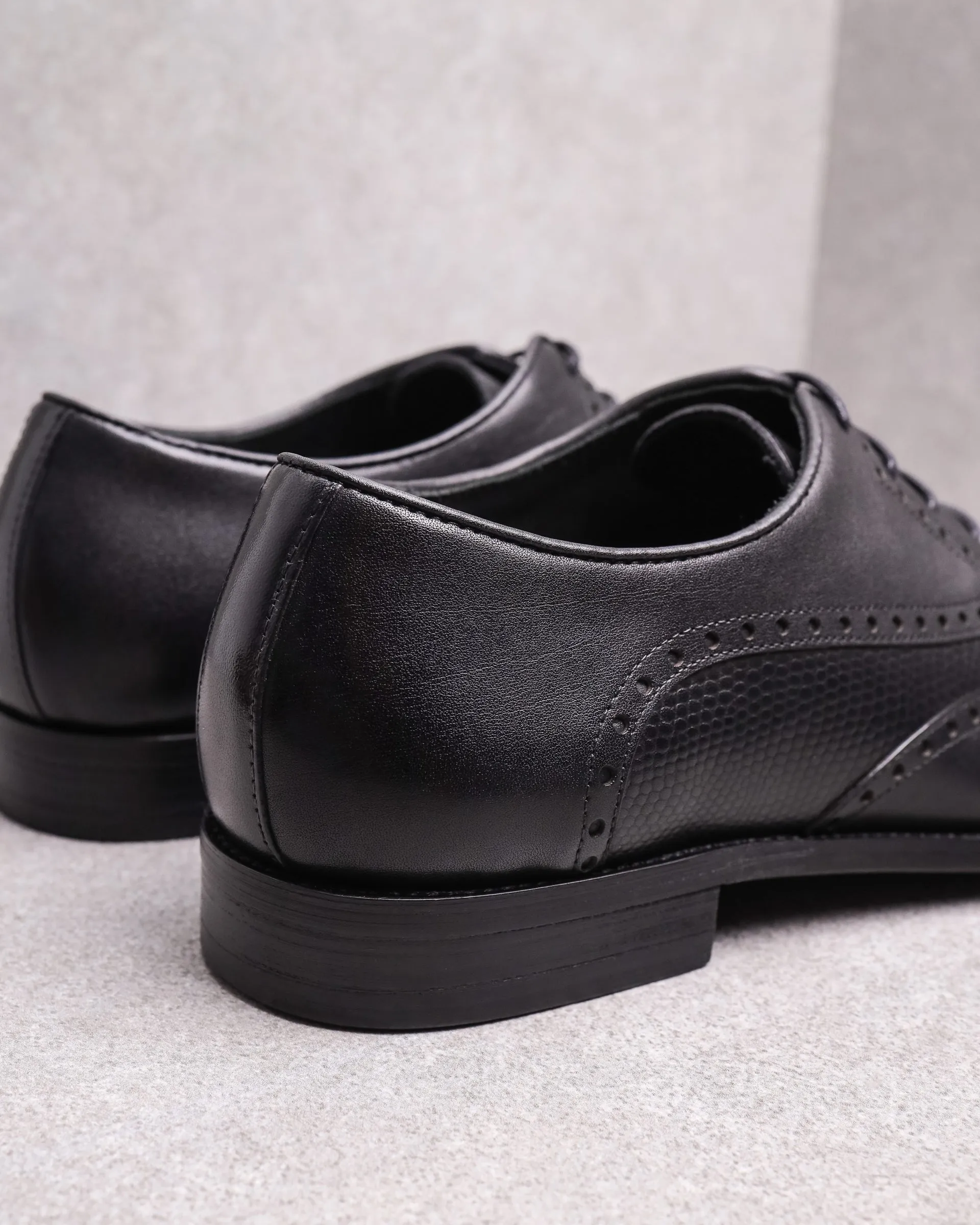 Tomaz F319 Men's Wingtip Oxford (Black)