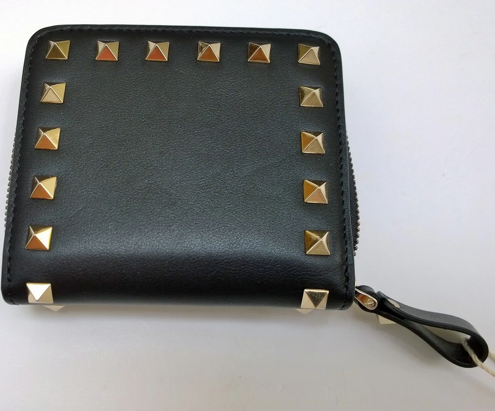 Valentino Garavani Compact Wallet in Black Leather Zipper