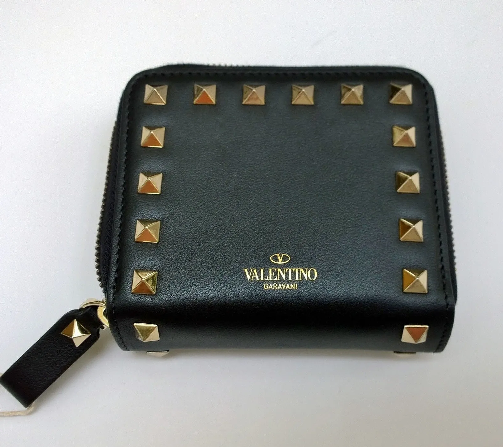 Valentino Garavani Compact Wallet in Black Leather Zipper